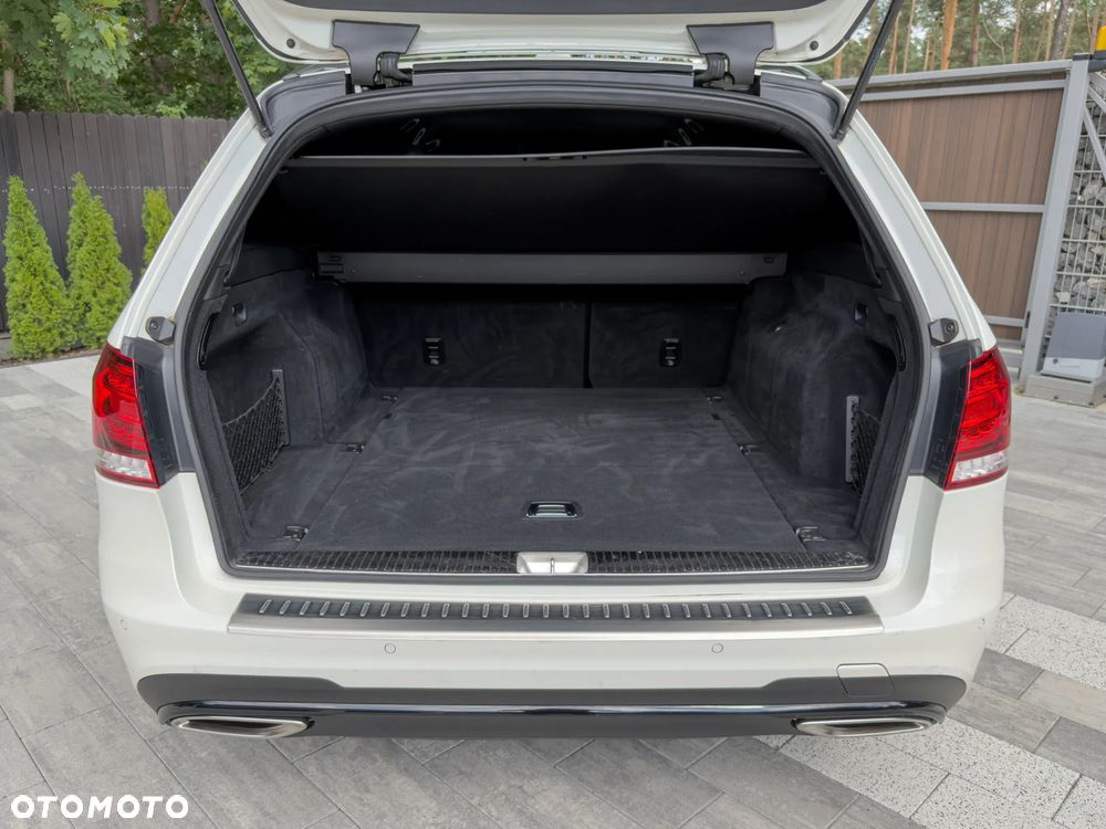 Mercedes-Benz Klasa E 250 BlueTEC 4-Matic Classic - 12
