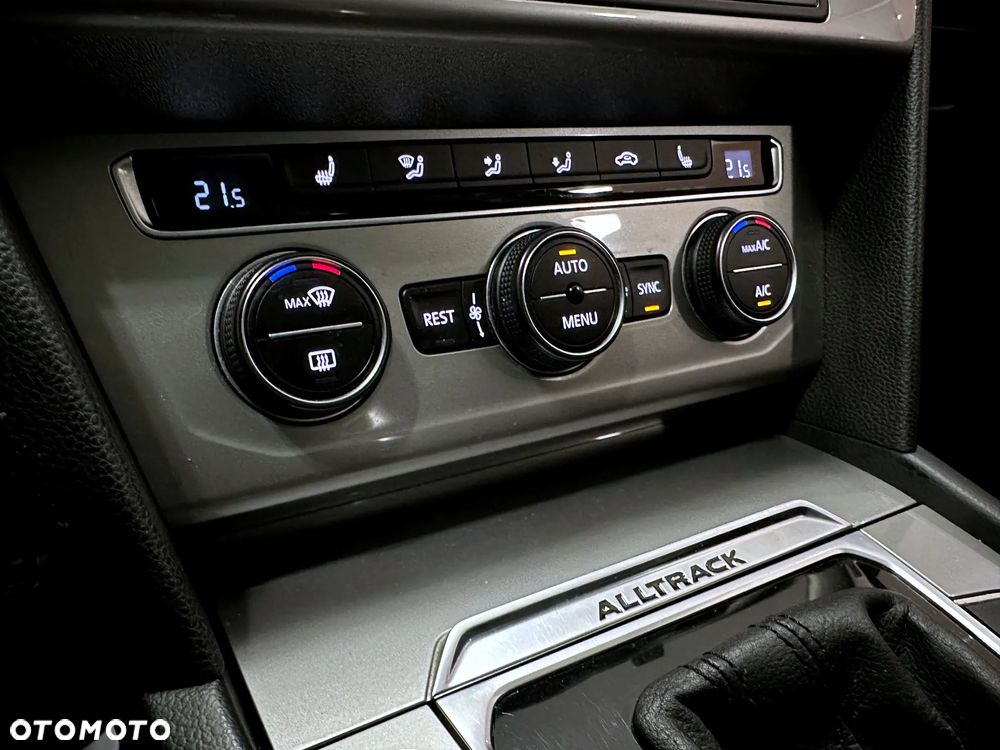 Volkswagen Passat Alltrack 2.0 TDI SCR 4Mot DSG - 22