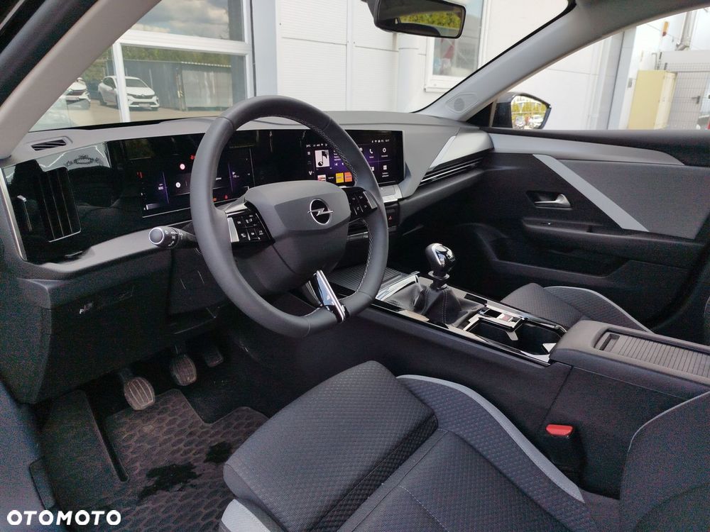 Opel Astra 1.2 T Edition S&S - 9