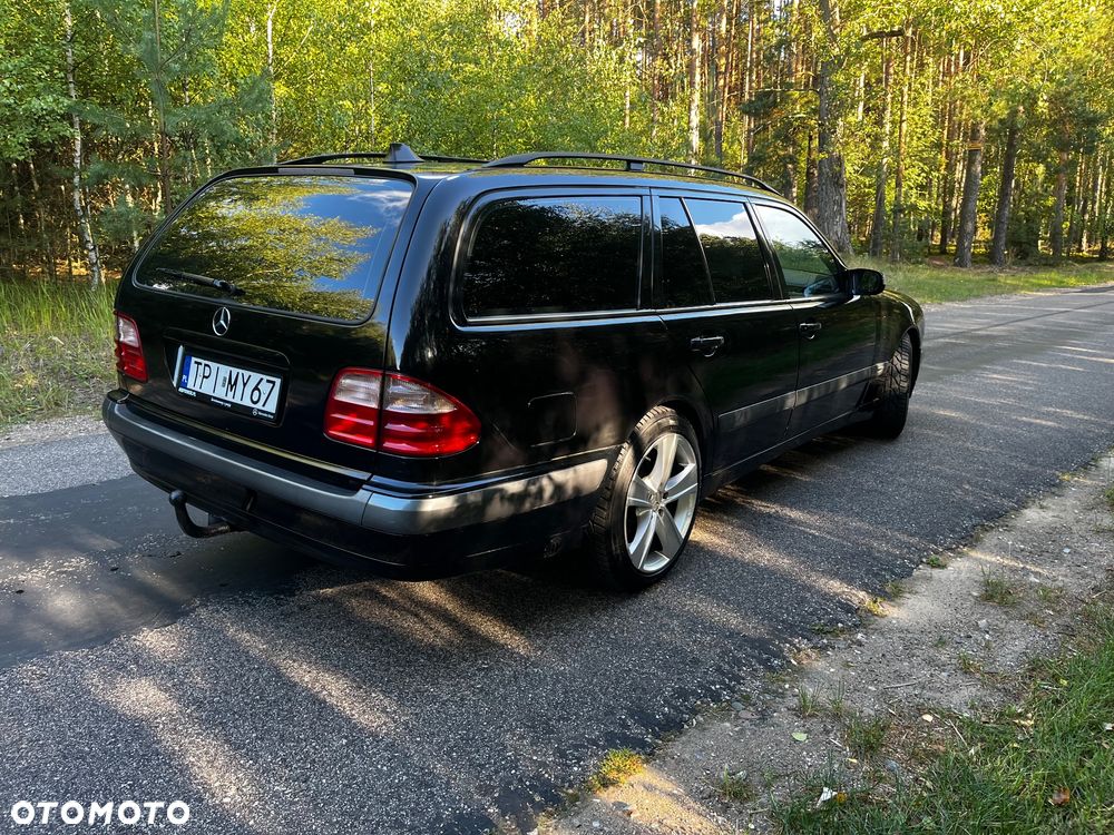 Mercedes-Benz Klasa E 200 T Classic - 7