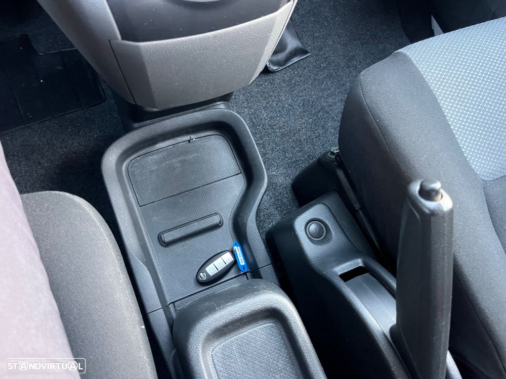 Nissan NV200 Combi - 28