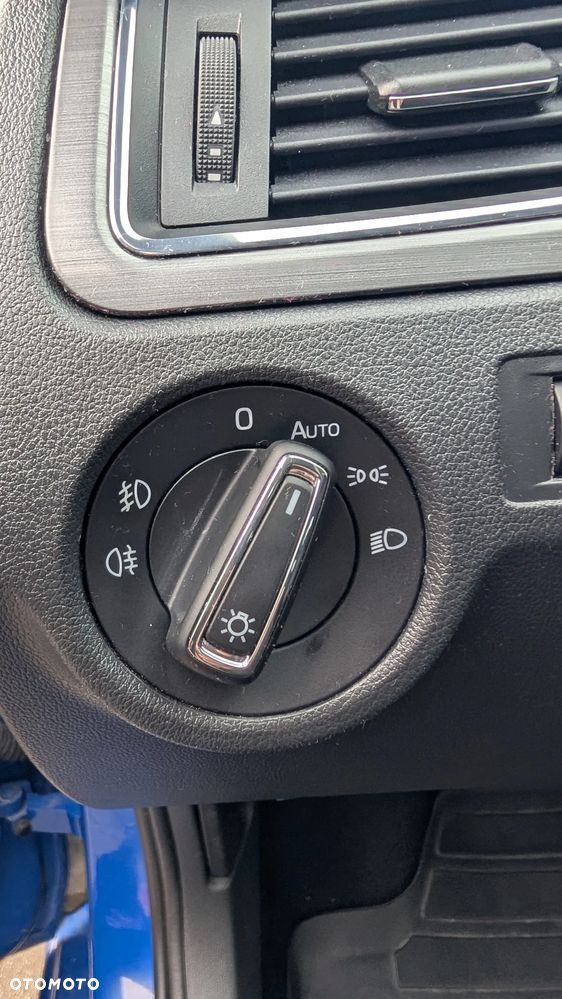 Skoda RAPID 1.0 TSI Style - 25