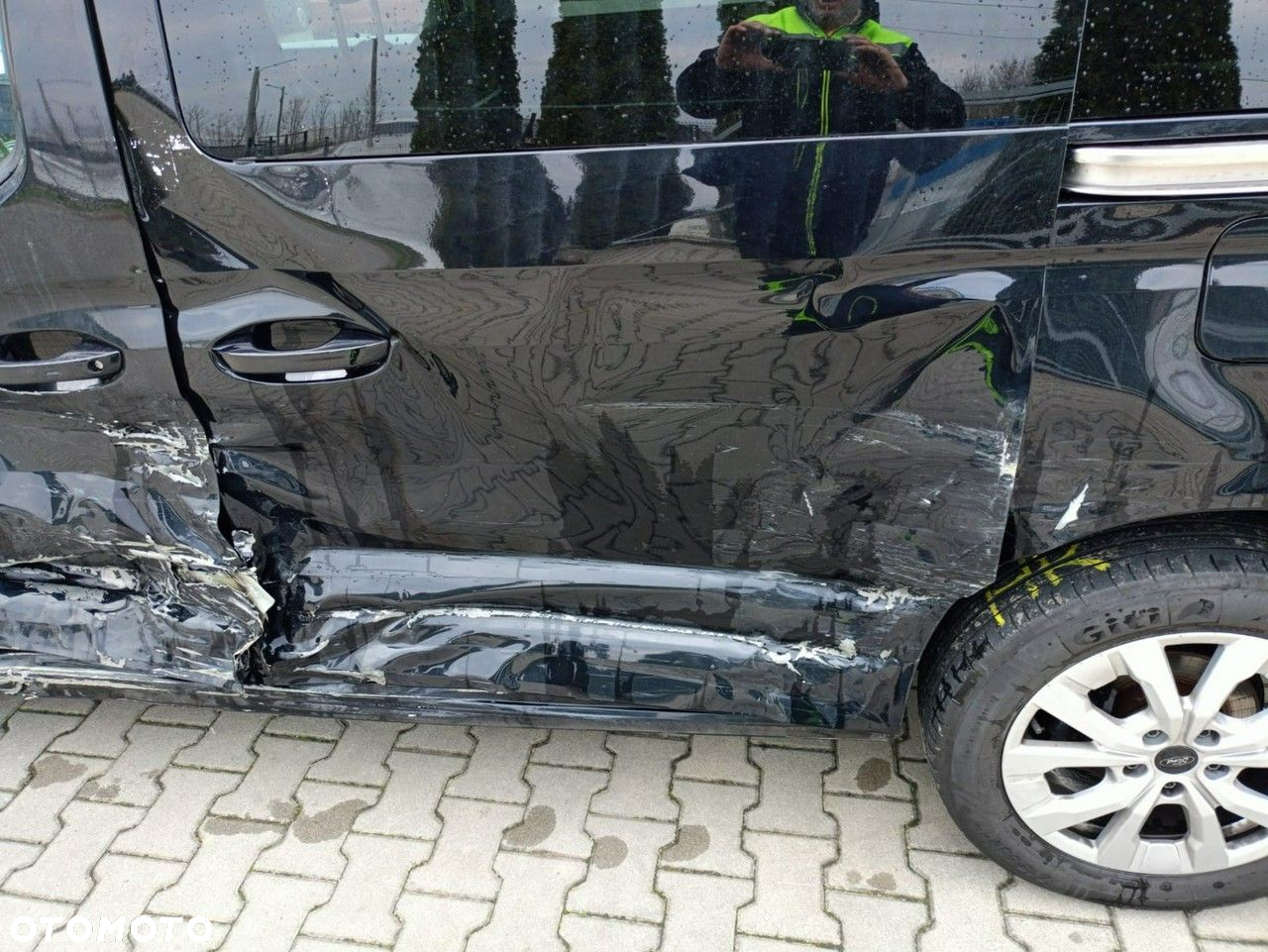 Ford Tourneo Connect - 4