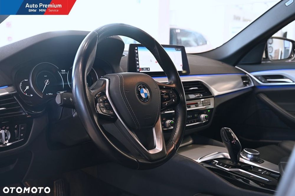 BMW Seria 5 520d xDrive - 6