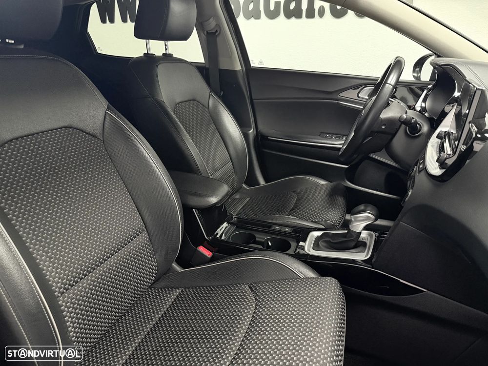 Kia XCeed 1.6 GDi PHEV Drive - 17