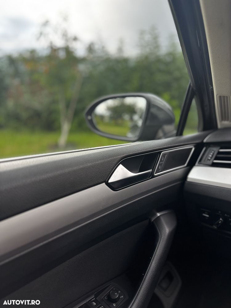 Volkswagen Passat 2.0 TDI Comfortline - 20