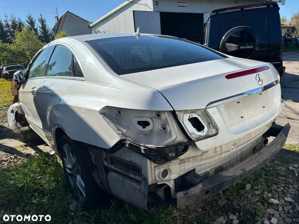Mercedes E250 coupe 2014r karoseria dokumenty dowód zarejestrowana w PL c 207 drzwi klapa błotnik szyba - 1