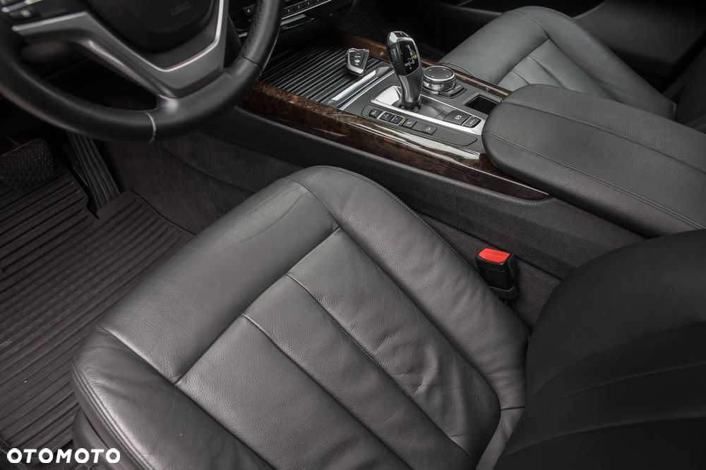 BMW X5 xDrive35i - 16