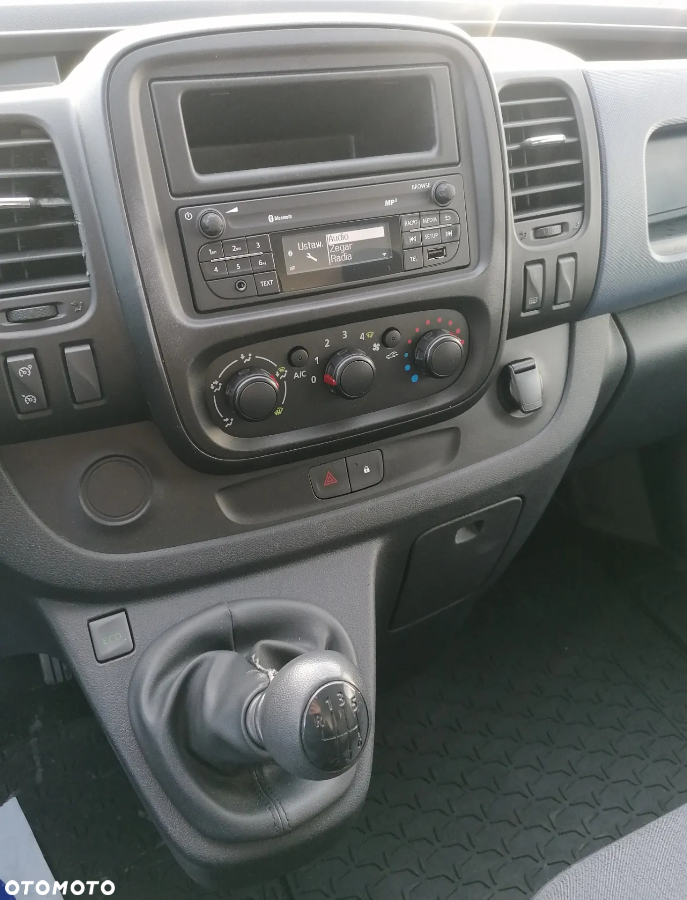 Opel Vivaro - 15