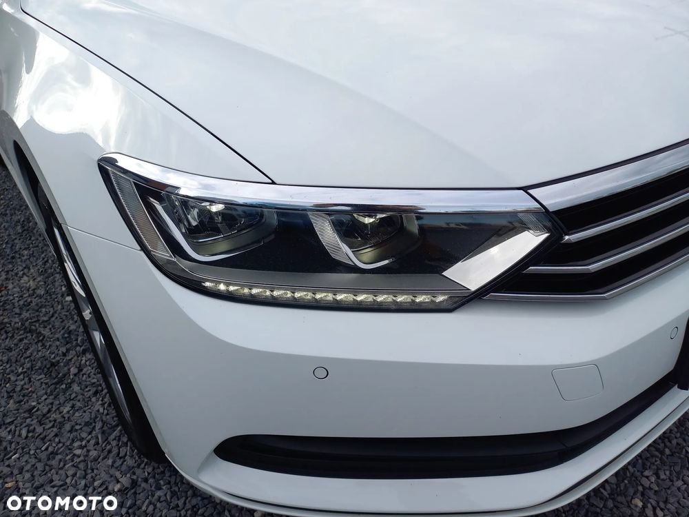 Volkswagen Passat - 11