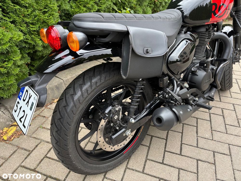 Royal Enfield HNTR - 12