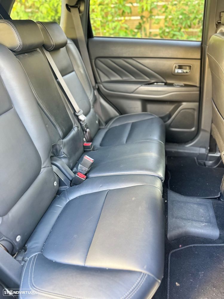 Mitsubishi Outlander 2.4 PHEV Intense - 4