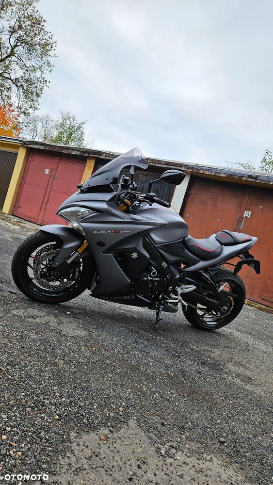 Suzuki GSX 1000 - 9