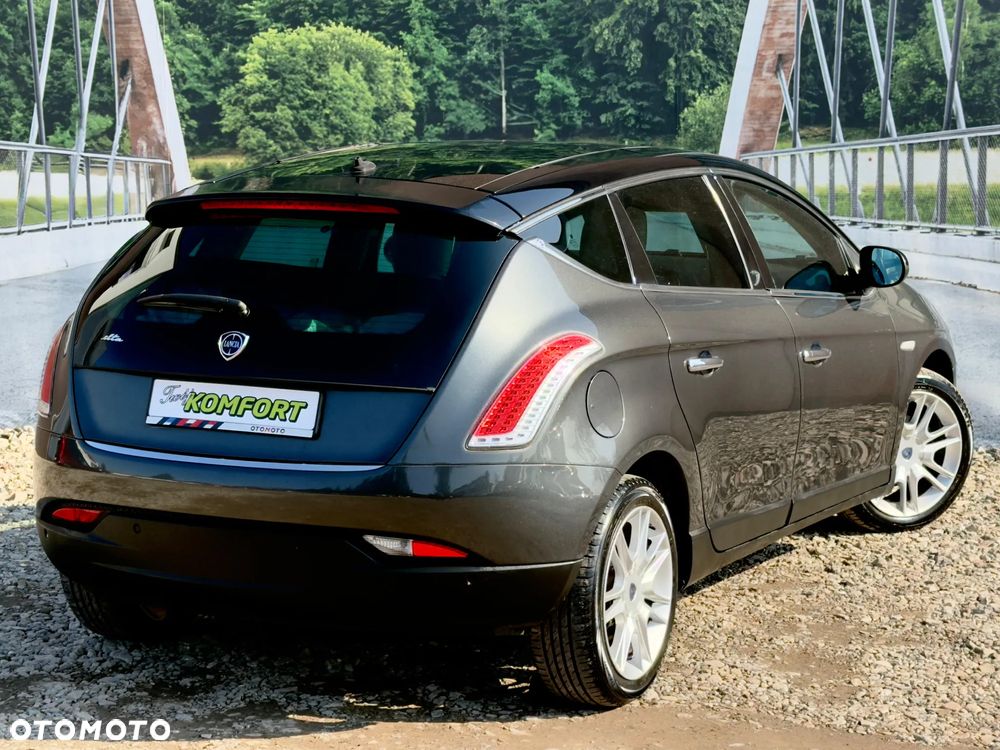 Lancia Delta 1.4 T-Jet 16v Oro - 9