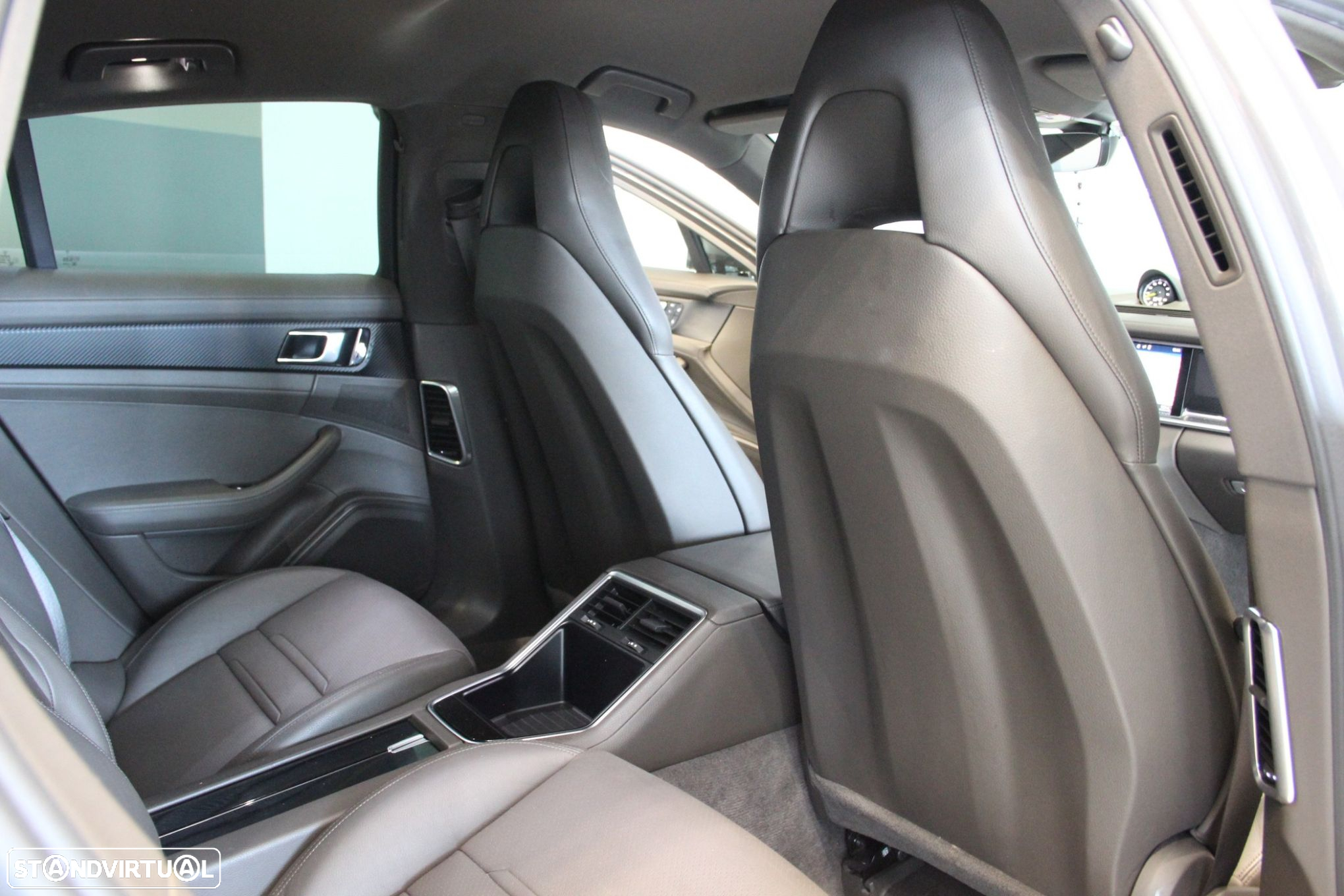 Porsche Panamera - 21