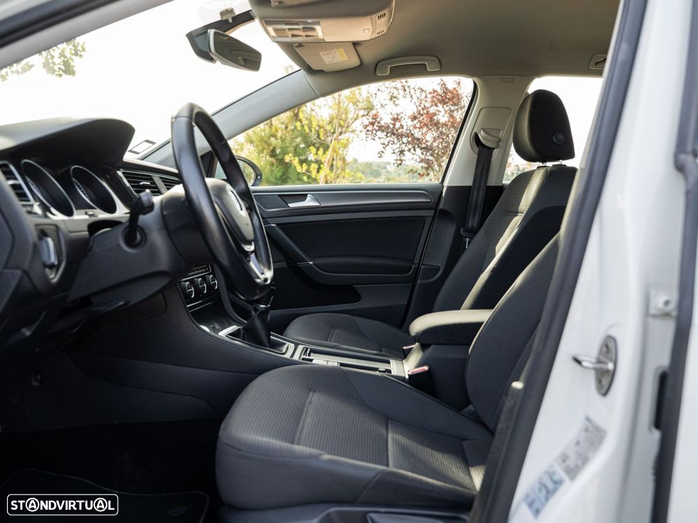 VW Golf Variant 1.6 TDi Confortline - 16