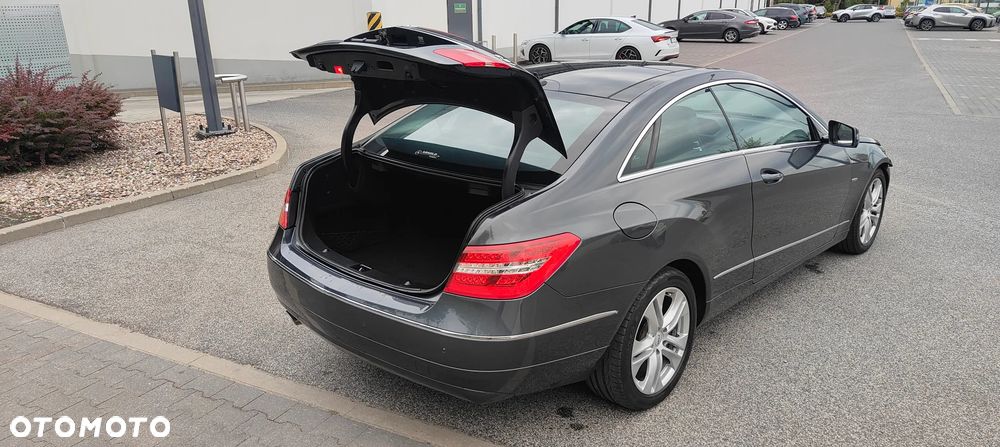 Mercedes-Benz Klasa E 250 CGI BlueEff - 18
