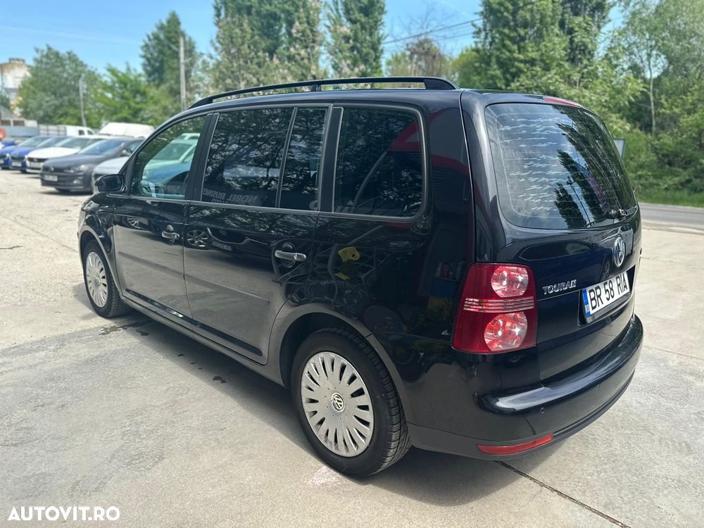 Volkswagen Touran 1.9TDI Highline DSG - 8