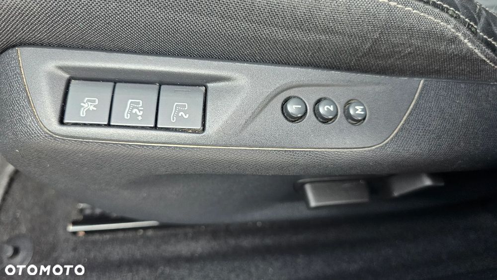 Peugeot 308 1.5 BlueHDi Allure Pack S&S EAT8 - 26