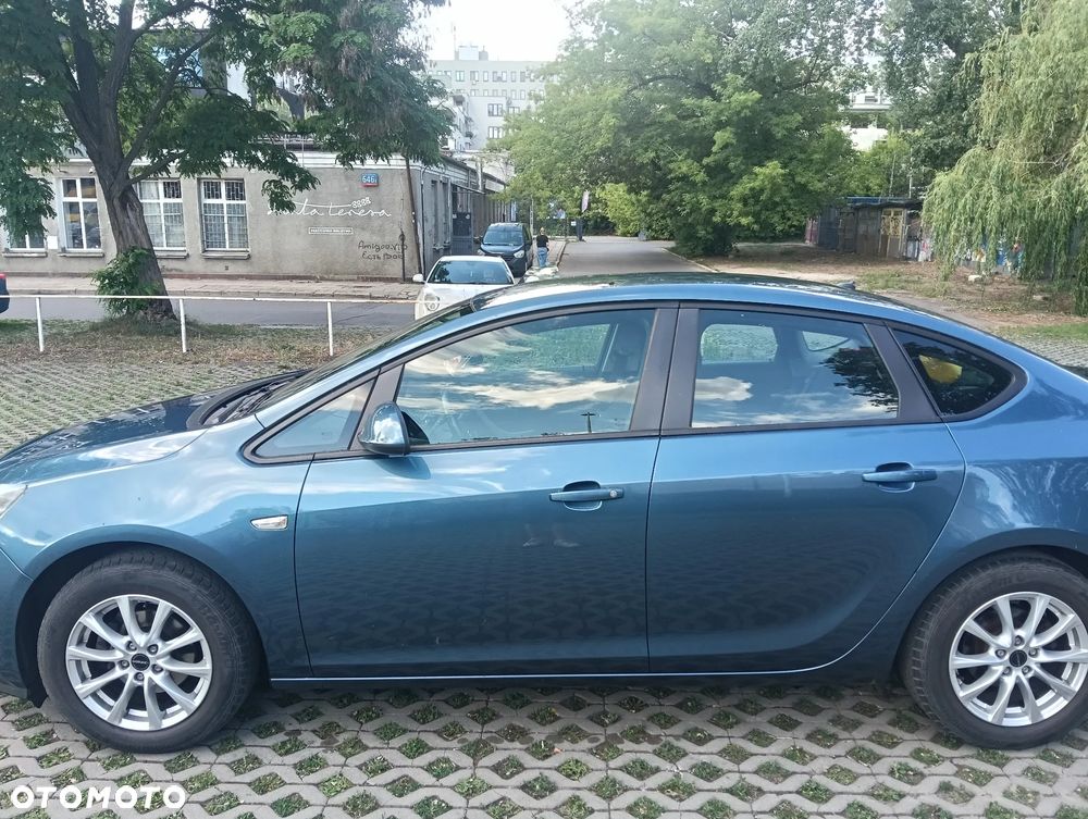 Opel Astra 1.6 Enjoy - 2