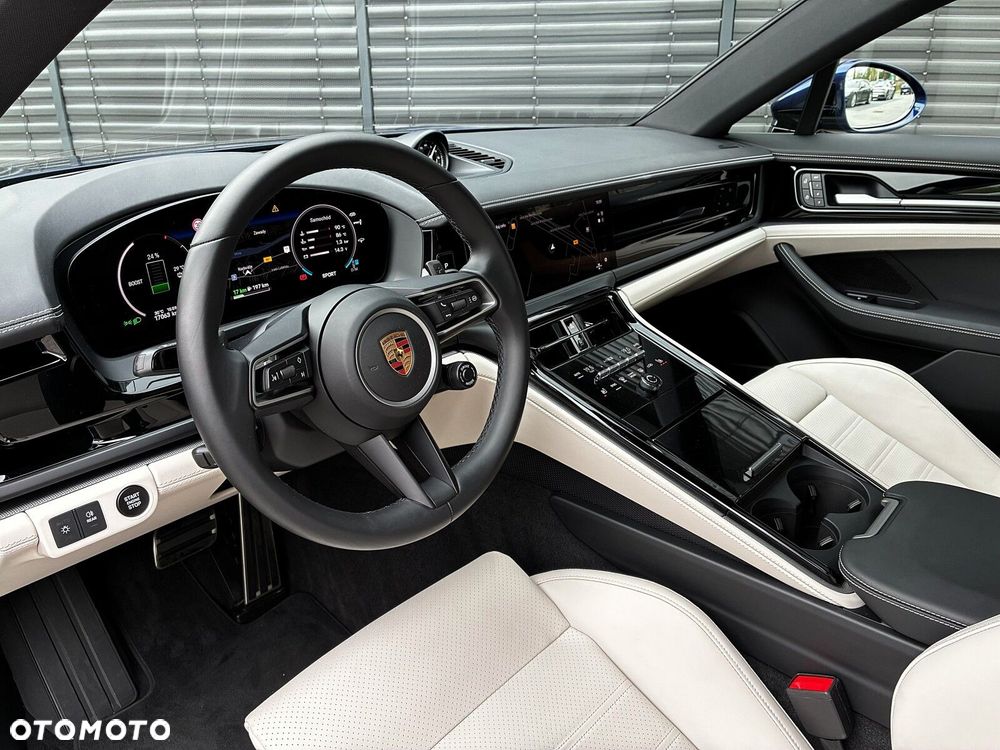 Porsche Panamera - 22