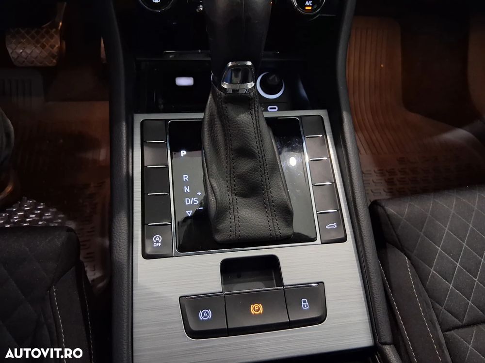 Skoda Superb 2.0 TDI DSG Ambition - 19