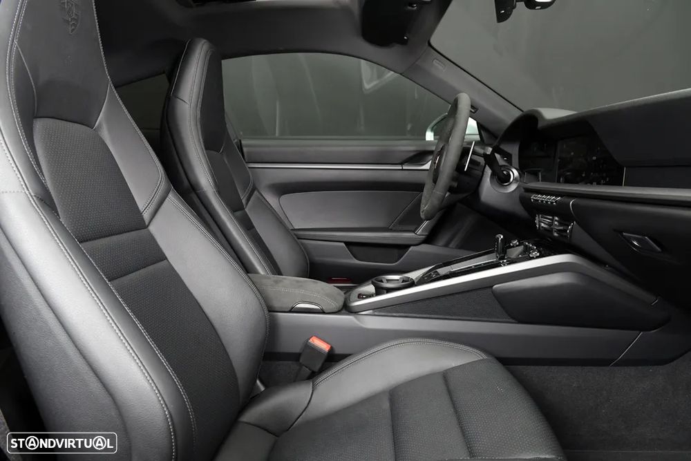 Porsche 911 (992) Carrera - 15