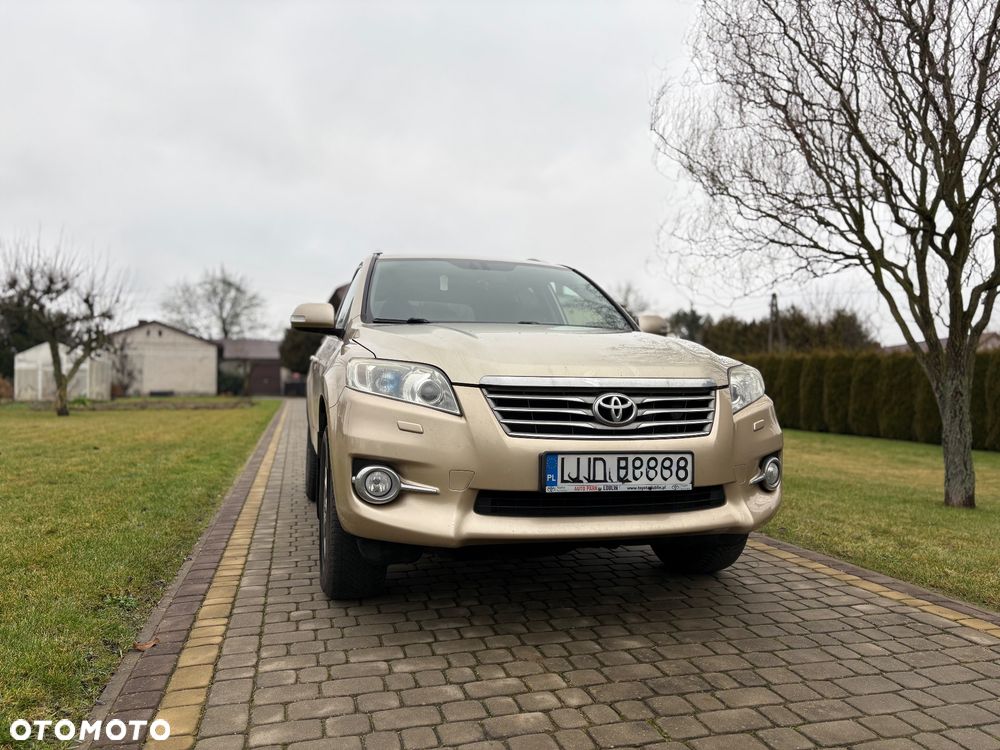 Toyota RAV4 - 9