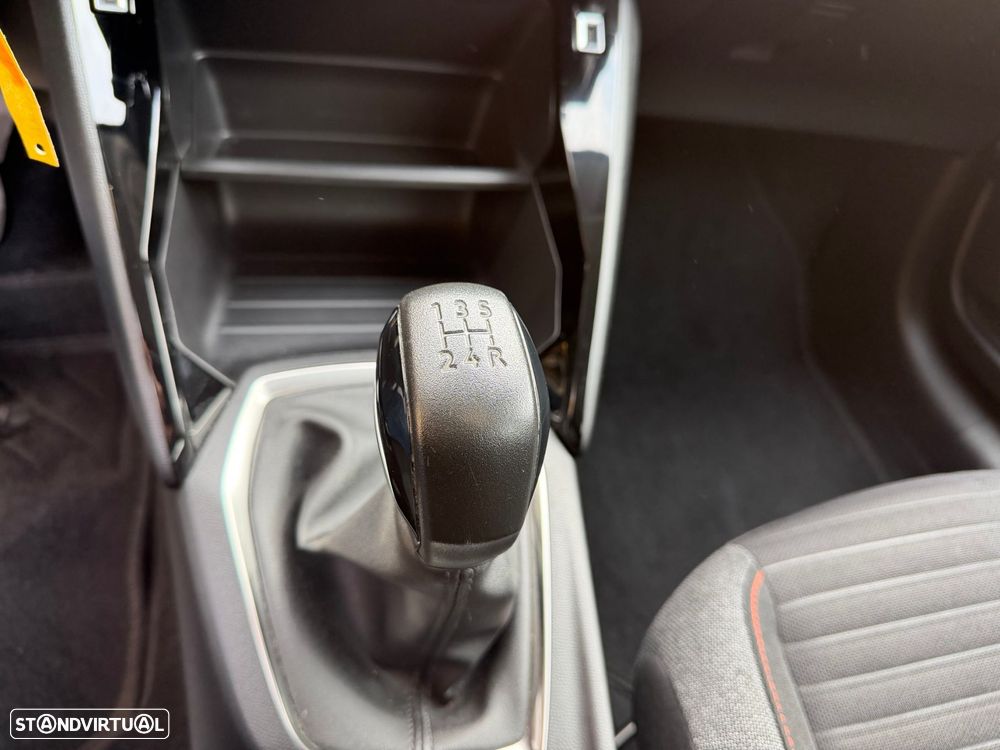 Peugeot 208 1.2 PureTech Active Pack - 21