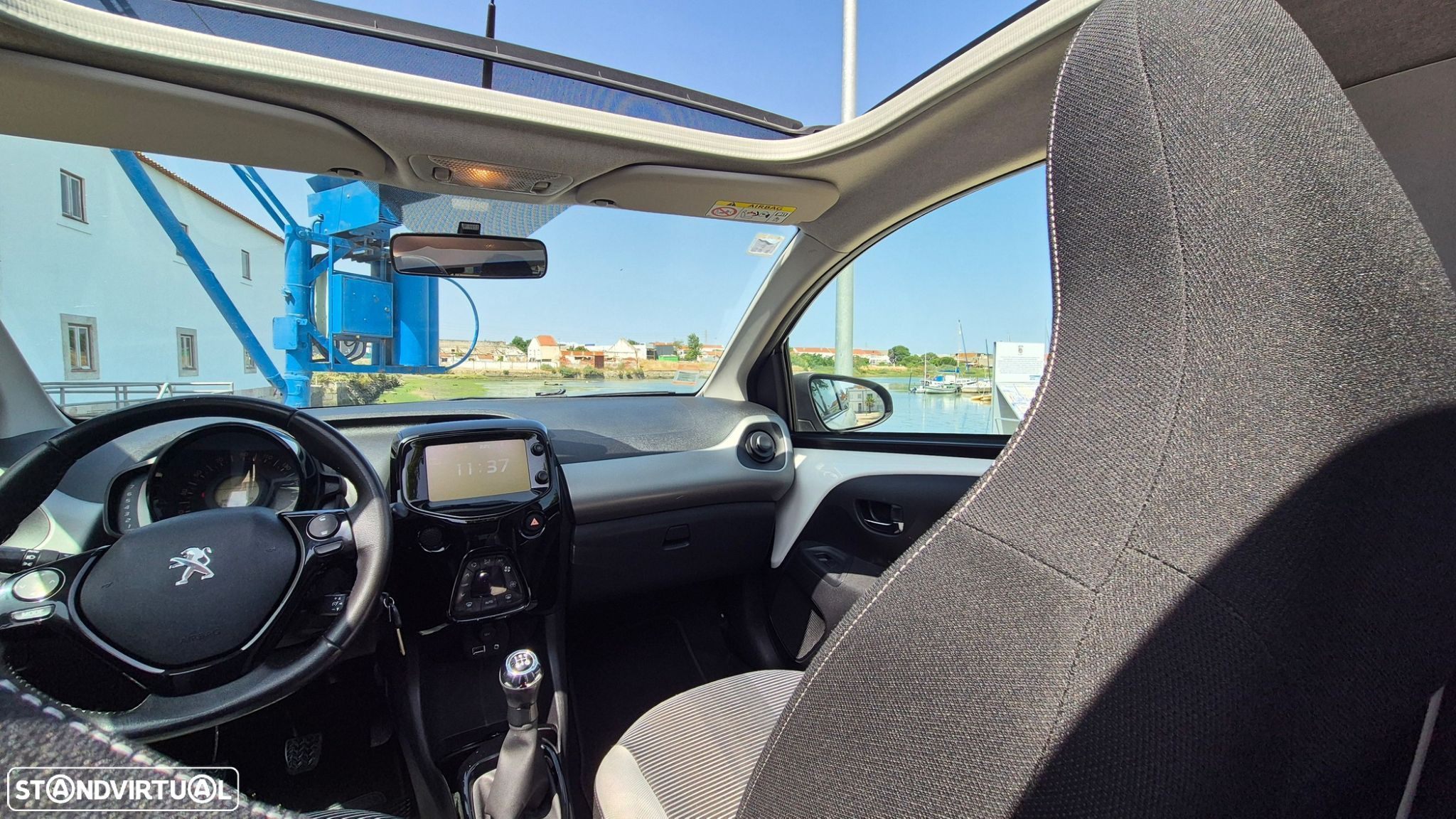 Peugeot 108 Top! 1.2 PureTech Allure - 16