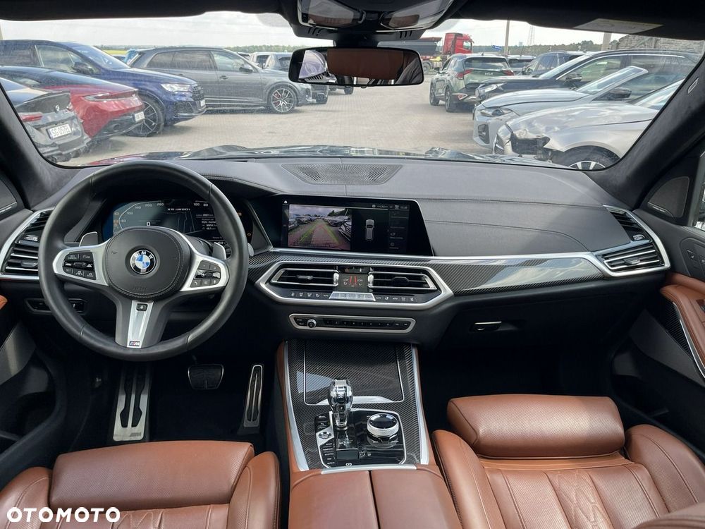 BMW X5 M M50i - 15