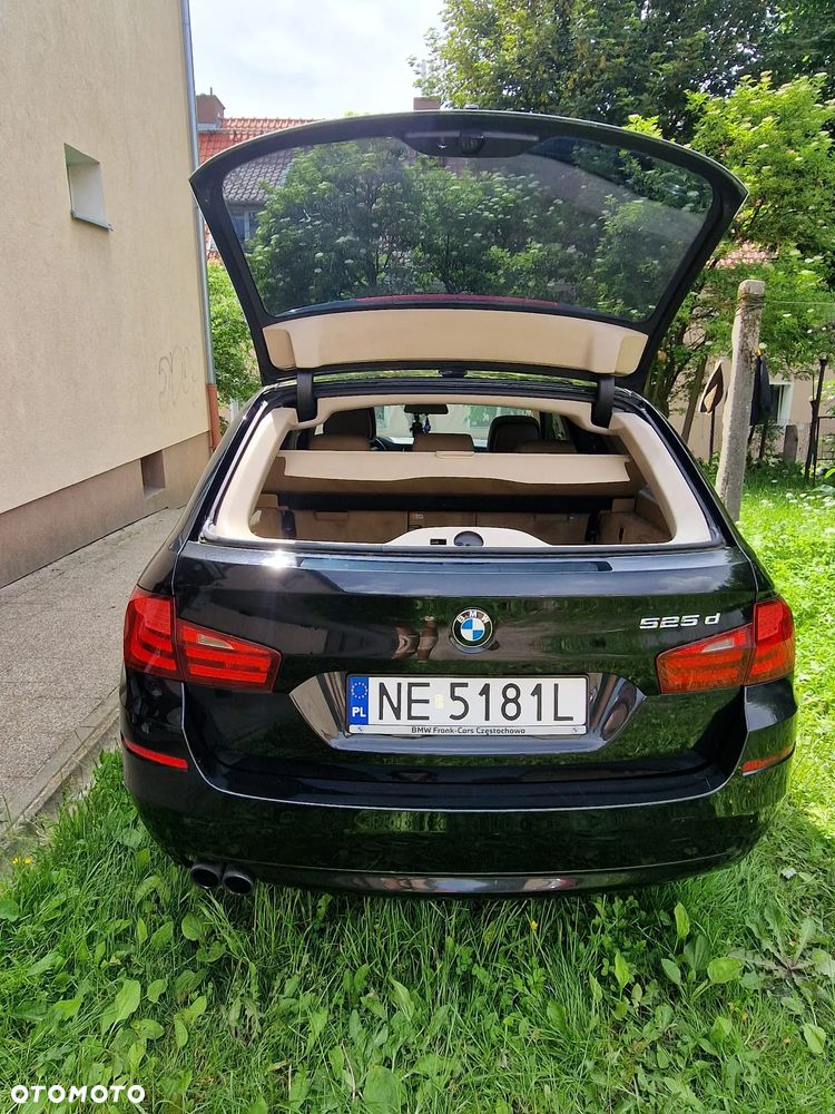BMW Seria 5 525d xDrive - 4