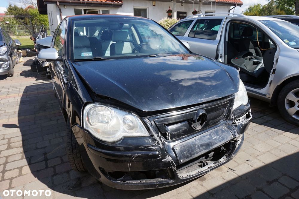 VOLKSWAGEN POLO IV 9N LIFT 3D HB 2008 L041 1.4 TDI BMS 80KM JDD CZARNY na części - 7