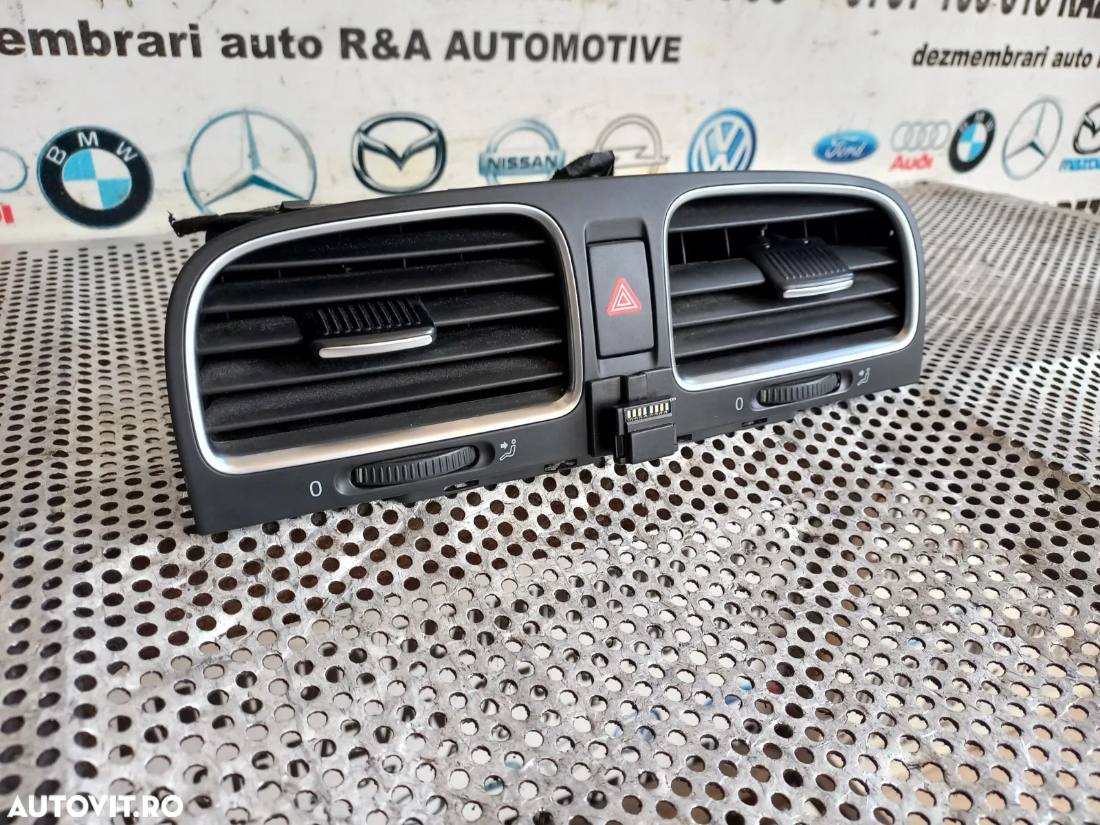 Grile Grila Ventilatie Centrala Bord Vw Golf 6 Vl - Dezmembrez Arad - 6