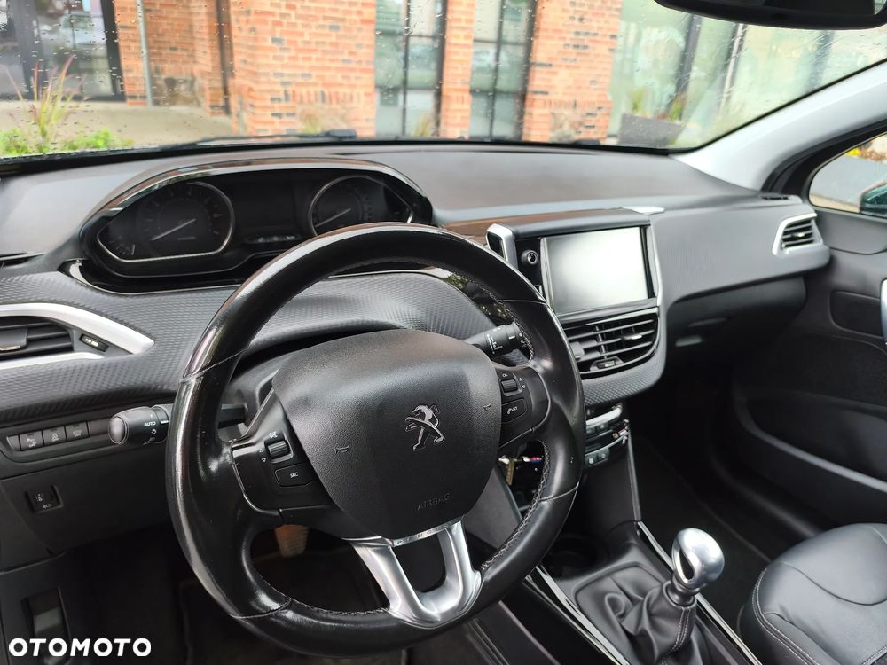 Peugeot 2008 PureTech 130 GPF Stop&Start Allure - 13