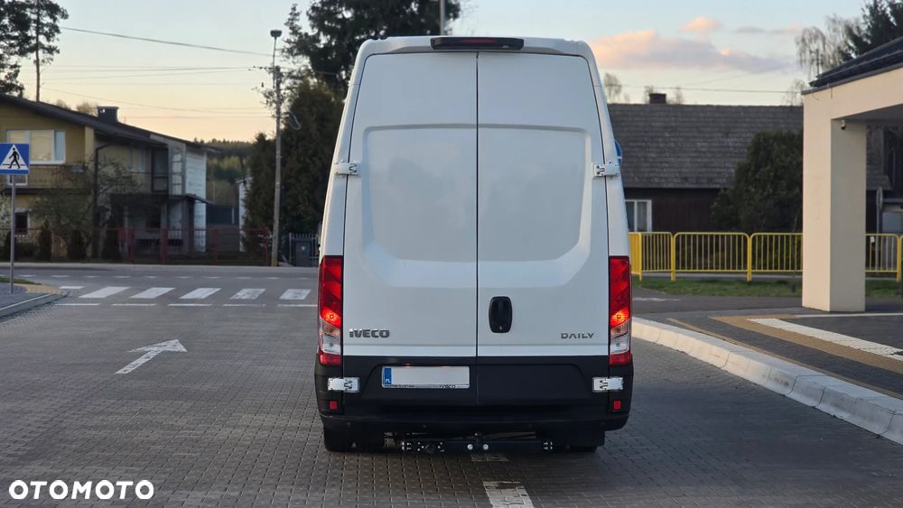 Iveco ❗️❗️DAILY 3.0 180KM MAXI 50C18 L4H3 JAK NOWY ❗️❗️NOWY MODEL / ZABUDOWA VIP 9 OSÓB HAUSER / 3500KG HAK / PIERWSZY WŁASCICIEL / BLASZAK / NAVI / KAMERA COFANIA / ZAWIESZENIE PNEUMATYCZNE AIR-PRO  / KLIMATYZACJA POSTOJOWA / SKRZYNIA MANUALNA / BLIŹNIAKI / TEMPOMAT / WERSJA WZMOCNIONA / FULL OPCJA / SERWIS ASO / SALON POLSKA / 35C15 50C15 35C18❗❗ JAK Z SALONU - NOWY -❗❗ - 22