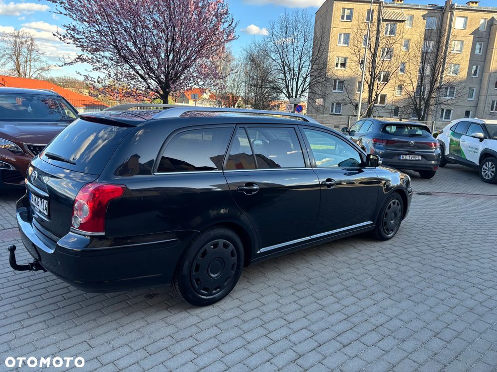 Toyota Avensis 1.8 VVT-i Executive - 18