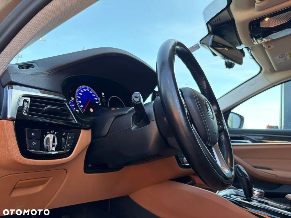 BMW Seria 5 530d xDrive Luxury Line - 10