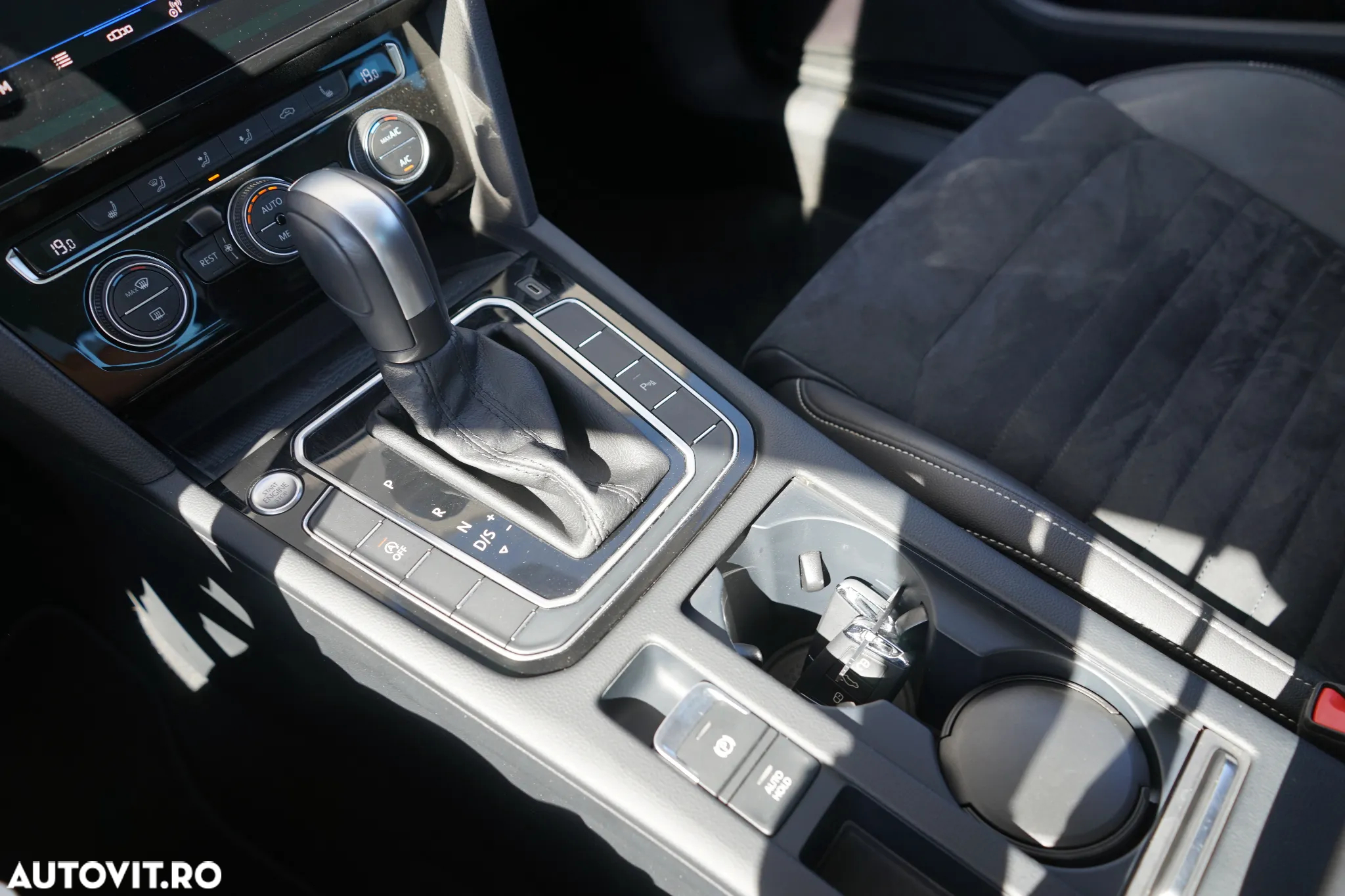 Volkswagen Passat Variant 2.0 TDI DSG Highline - 26