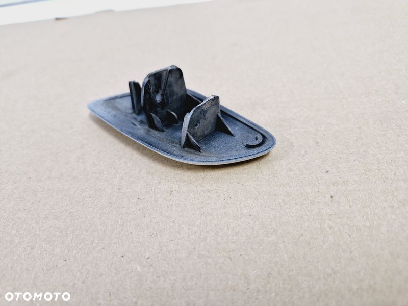 VOLVO XC70 II ZAŚLEPKA SPRYSKIWACZA ZDERZAKA PRAWY PRZÓD PRAWA PRZEDNIA 30678680 - 3