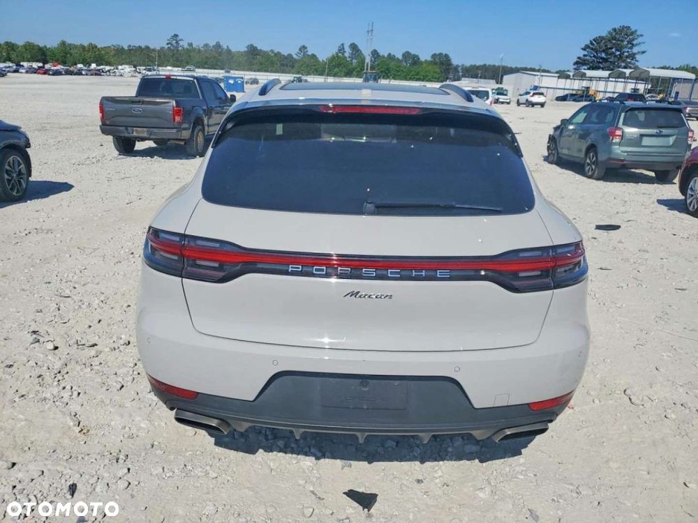 Porsche Macan - 3