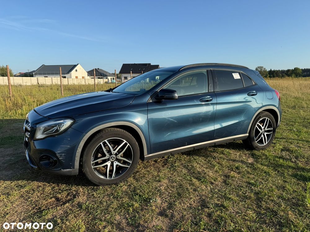 Mercedes-Benz GLA 200 7G-DCT Activity Edition - 28