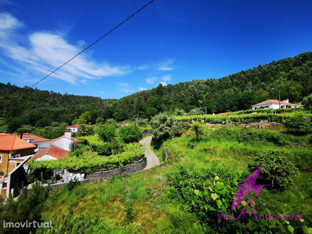 Terreno para construção com vista desafogada e óptima disposição solar - Grande imagem: 2/10