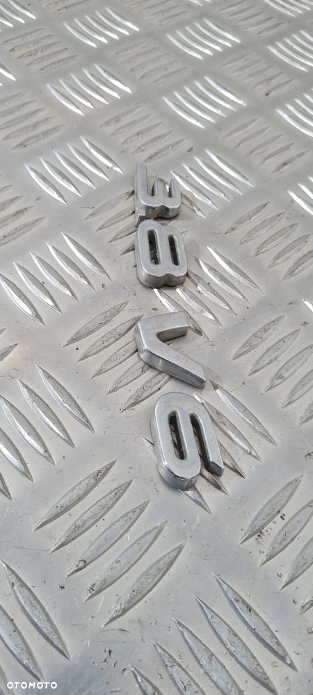 Kia Sorento I Emblemat  Klapy - 2