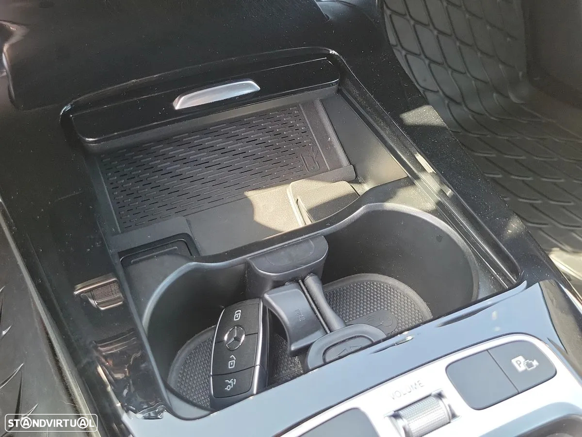 Mercedes-Benz A 250 Limousine e AMG Line - 15
