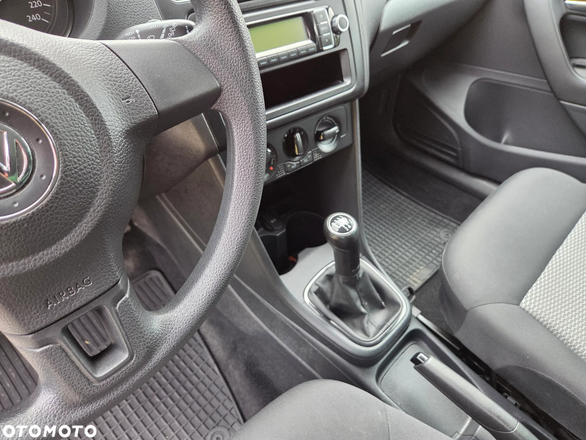 Volkswagen Polo 1.2 Entry - 16