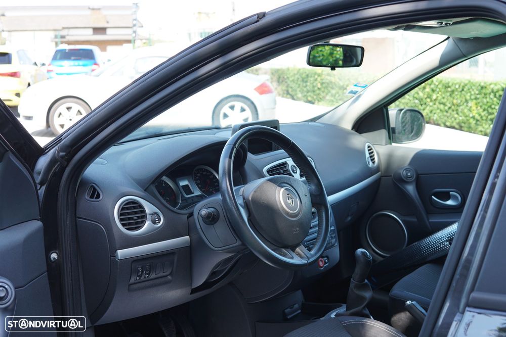 Renault Clio 1.5 dCi Dynamique S - 9