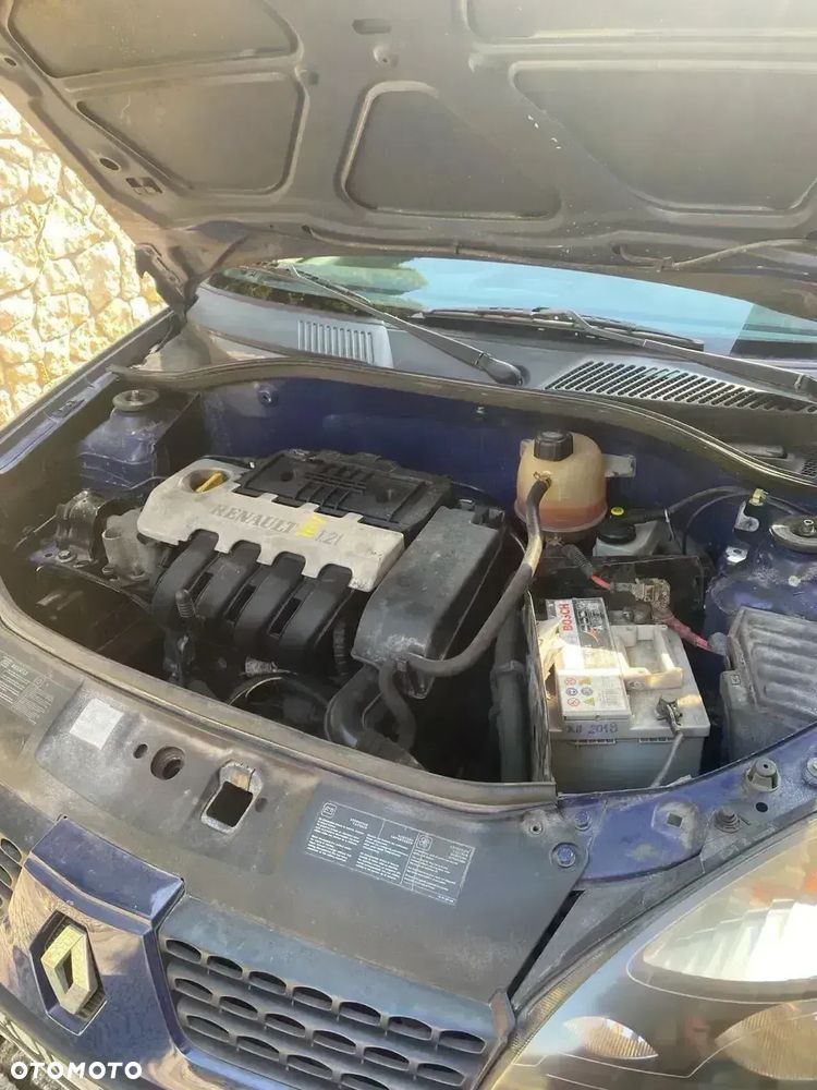 Renault Clio 1.2 16V Authentique - 8
