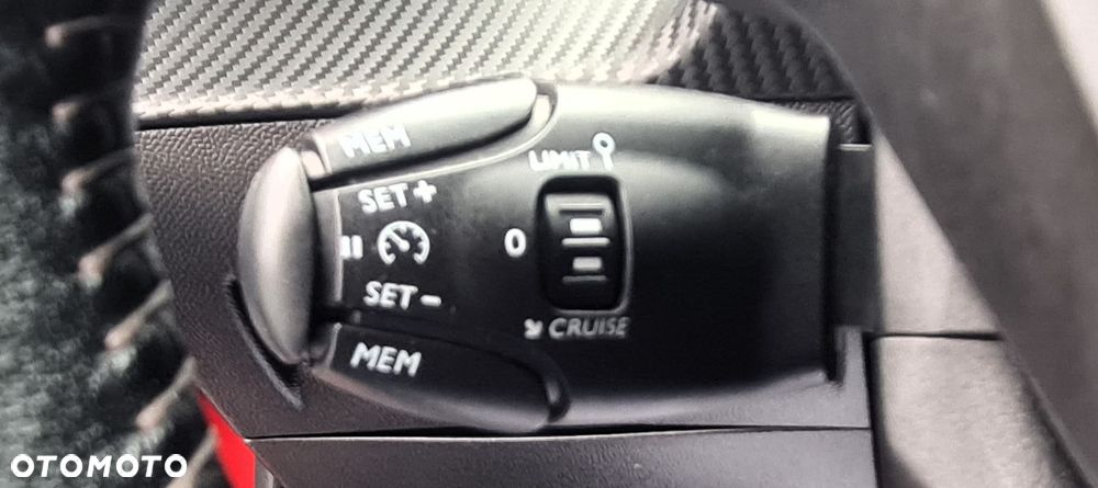 Peugeot 208 1.5 BlueHDi Allure S&S - 37