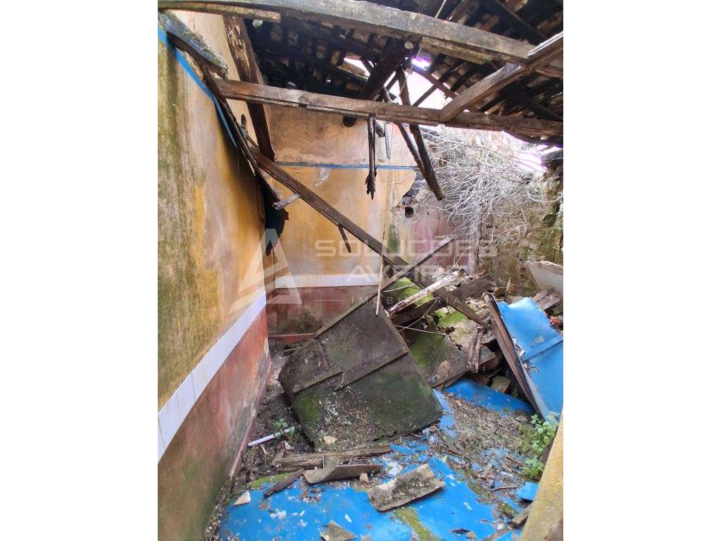 Moradia T2 Independente com Terreno e Anexos - Para Restauro - Grande imagem: 3/10